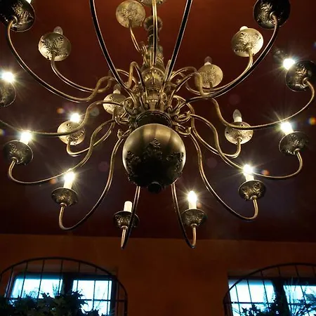 The Roundabout Inn 3*