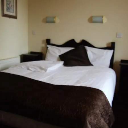 The Roundabout 3* Mallow